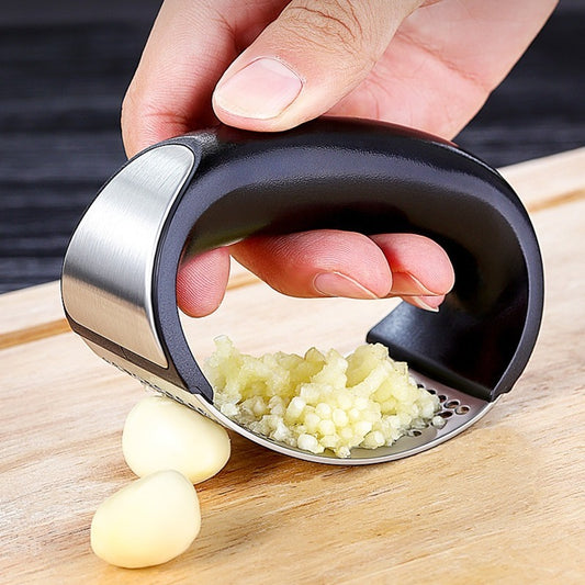 Anual Stainless Steel Garlic Press Manual Garlic Mincer Chopping Garlic Tools Curve Fruit Vegetable Tools Kitchen Gadgets Garlic Press Rocker Stainsteel Garlic Crusher Black Peeler And Metal Scraper